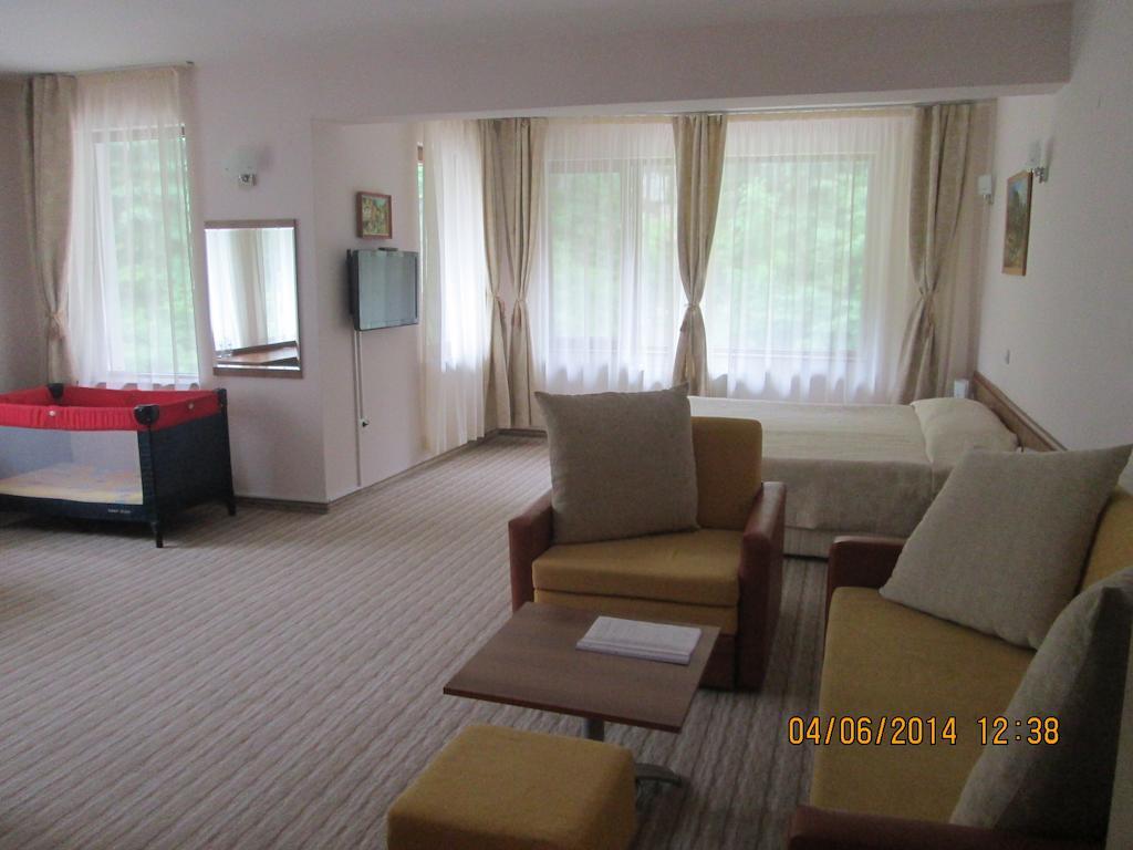 Fisherman'S Hut Family Hotel Beden ภายนอก รูปภาพ