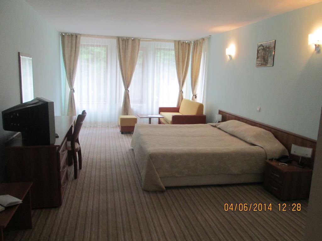 Fisherman'S Hut Family Hotel Beden ภายนอก รูปภาพ